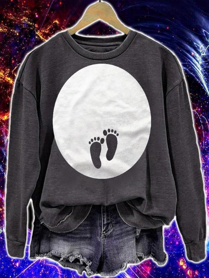 Full Moon Belly Pregnancy Announcement Baby Footsteps Shirt t-shirt sweatshirt