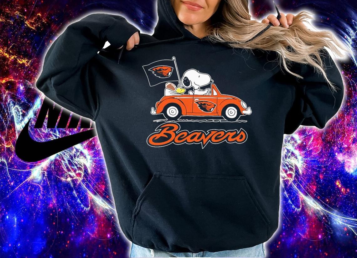 Snoopy And Woodstock Driving Car Oregon State Beavers Flag t-shirt hoodie