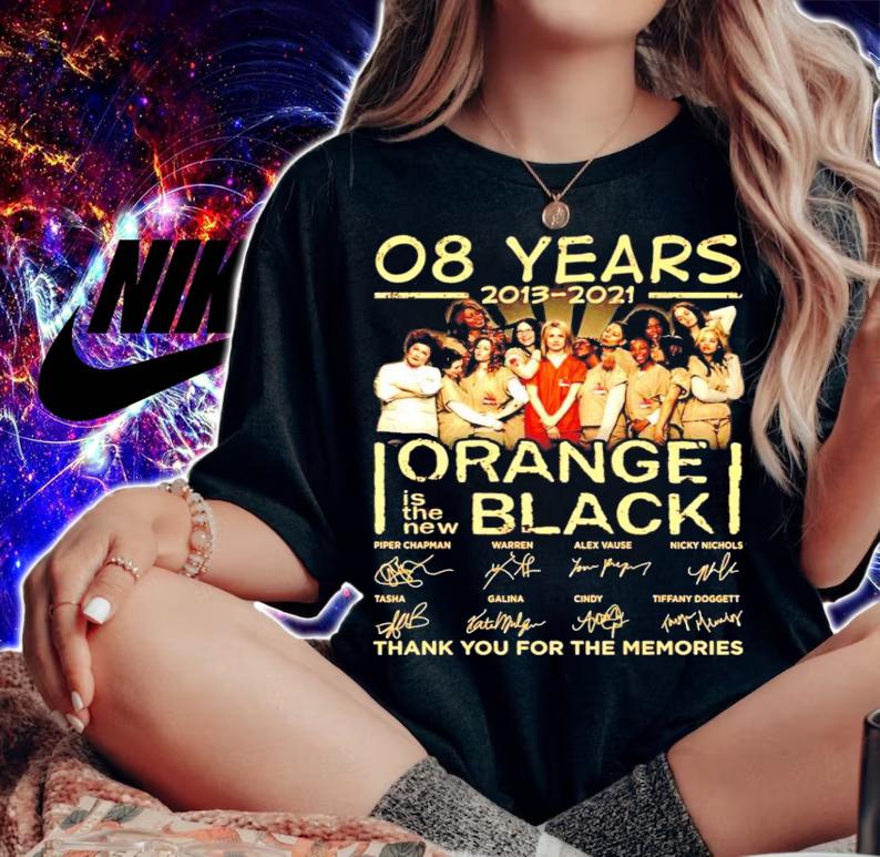 08 years 2013 2021 Orange is the new black signatures t-shirt